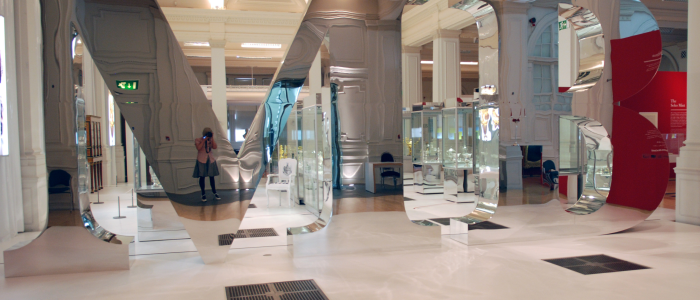 lo Bespoke Displays